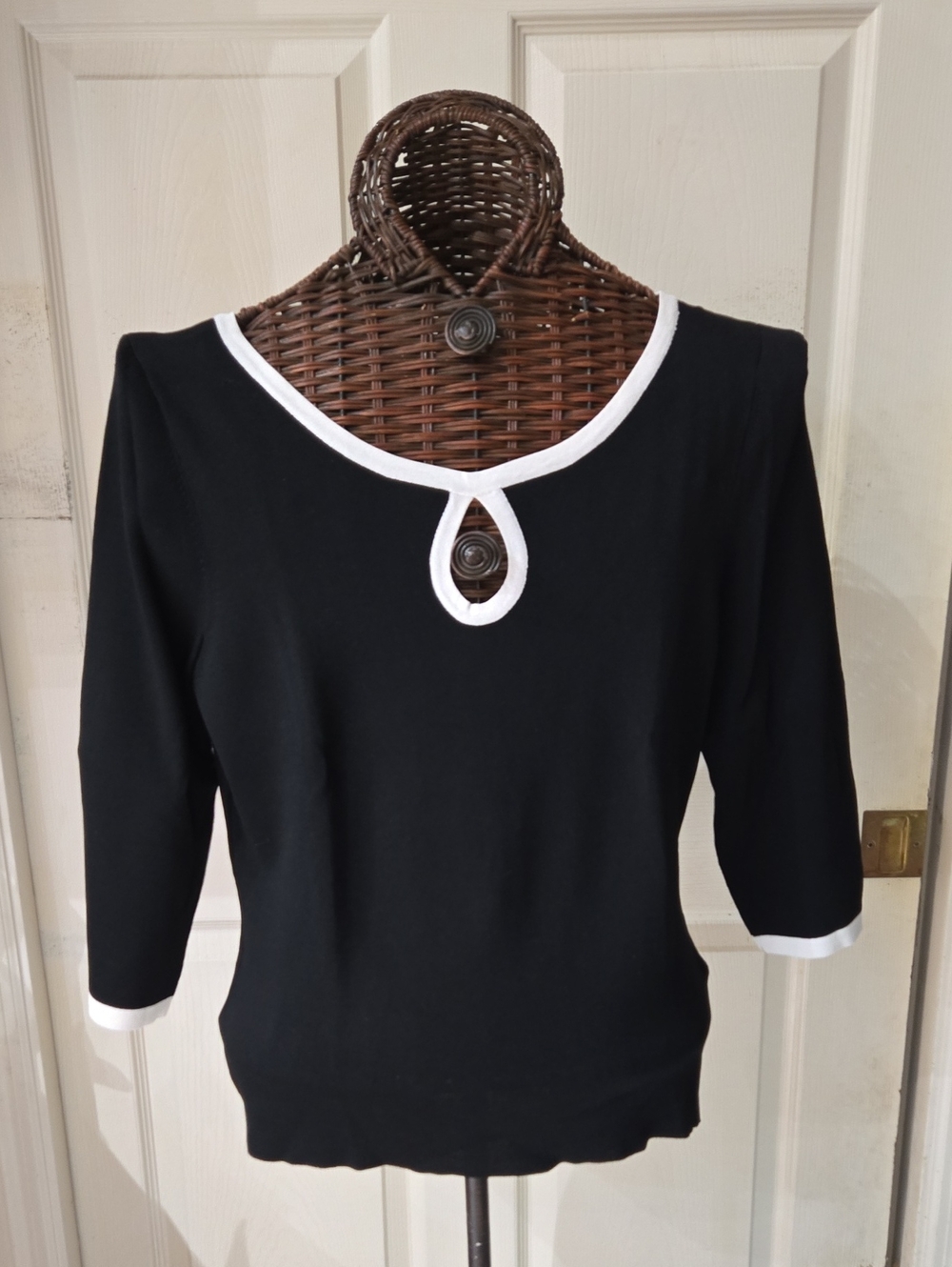 Carolyn Taylor Knit Top with White Trim and Front Keyhole